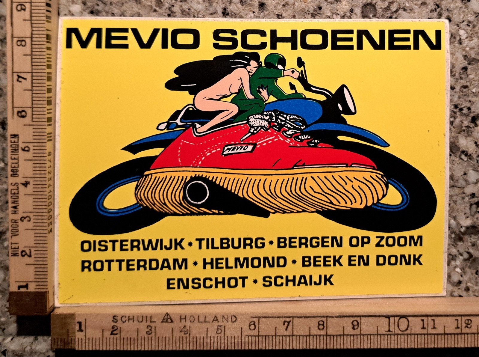 Vintage gele sticker sexy naakte dame motor Mevio schoenen, Verzamelen, Ophalen of Verzenden, Zo goed als nieuw