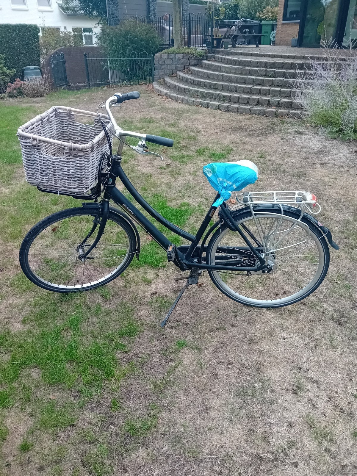 Sparta fiets met fietsmand, Ophalen, Gebruikt, Sparta
