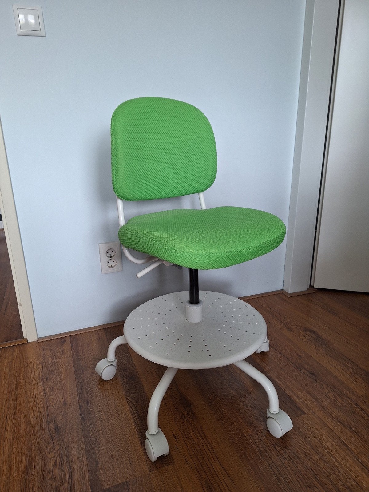 Groene kinderbureaustoel - verstelbaar en ergonomisch, Huis en Inrichting, Bureaustoelen, Ophalen, Zo goed als nieuw, Bureaustoel