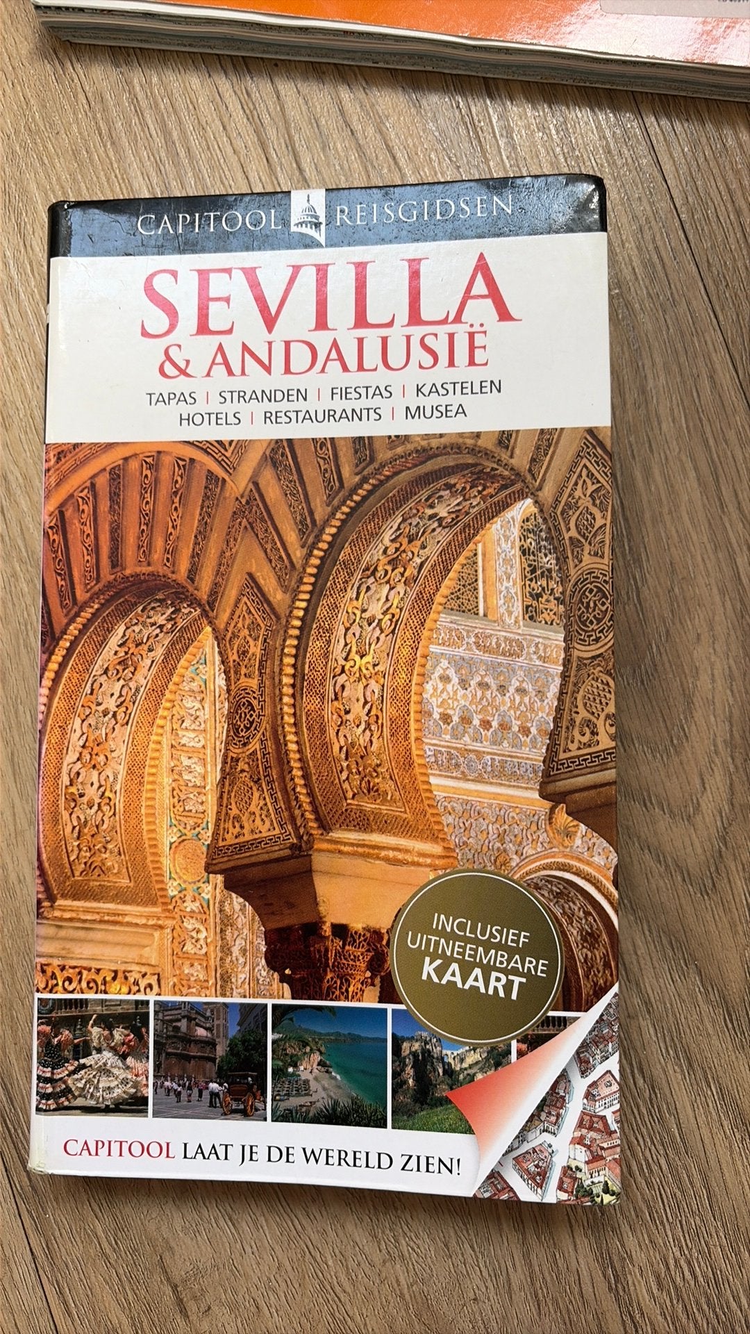 Capitoon reisgids Sevilla & Andalusië, Ophalen of Verzenden, Europa, Reisgids of -boek, Overige merken