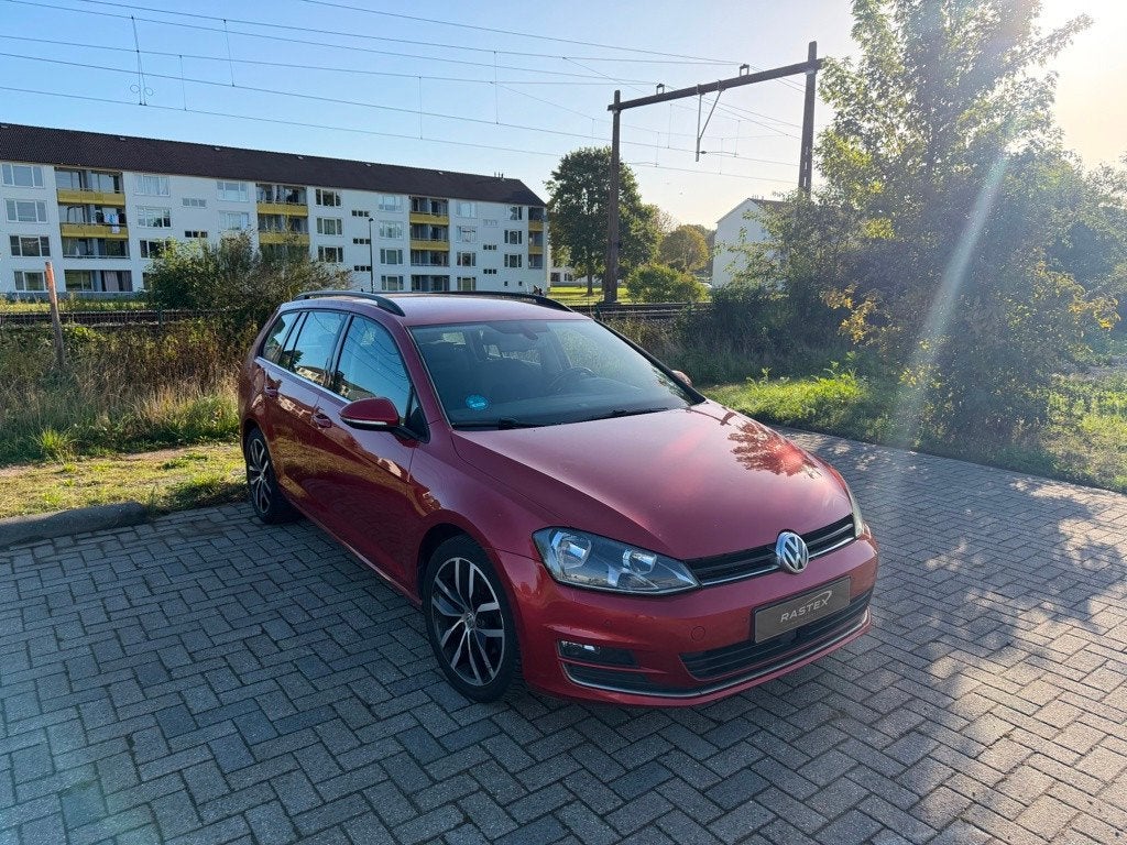 Volkswagen Golf 1.6 TDI Highline |DSG | ACC, Auto's, Euro 5, Metallic lak, Gebruikt, Zwart