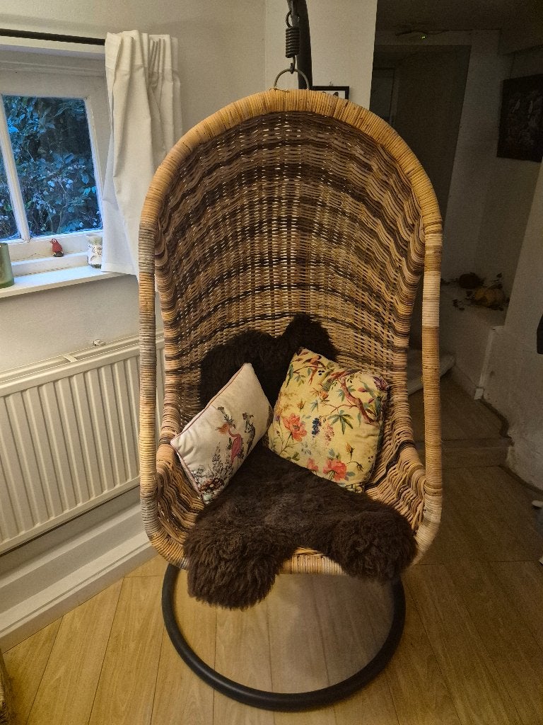 Rotan hangstoel, eistoel, Ophalen, Bruin, Zo goed als nieuw, Metaal