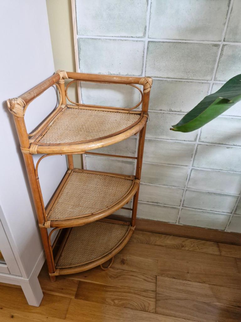 Rotan hoekkastje, Ophalen