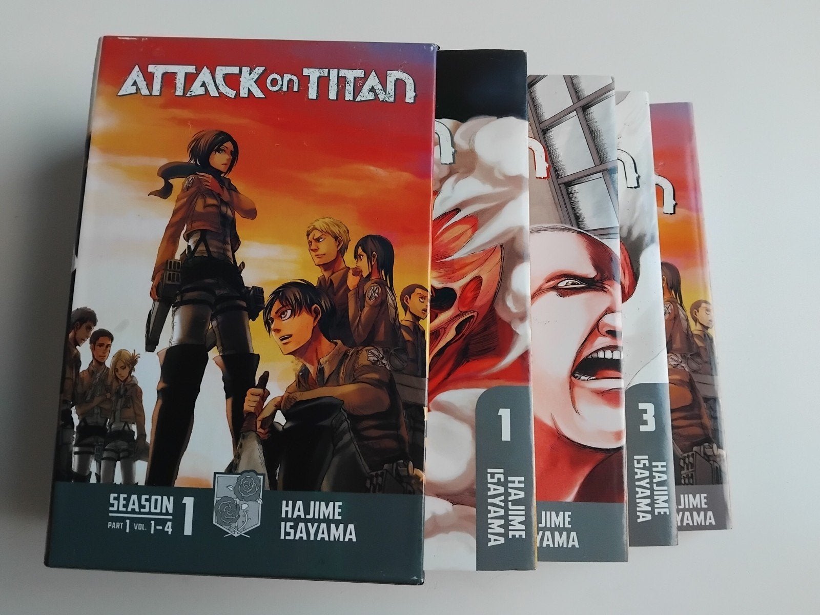 Attack on Titan Manga Box Set Vol. 1-4 (Zeer Nette Staat), Boeken, Meerdere stripboeken, Ophalen of Verzenden, Zo goed als nieuw