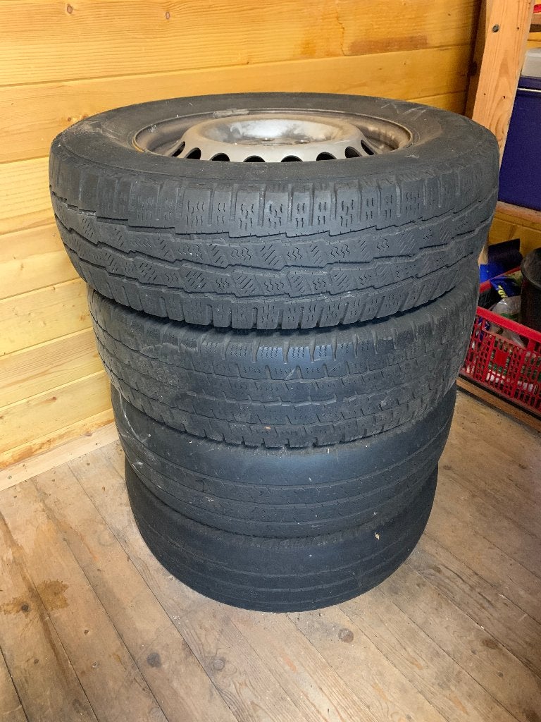 Originele VW Crafter stalen 6 gaats velgen met winterbanden, Auto-onderdelen, Ophalen, 16 inch, Banden en Velgen, Bestelwagen