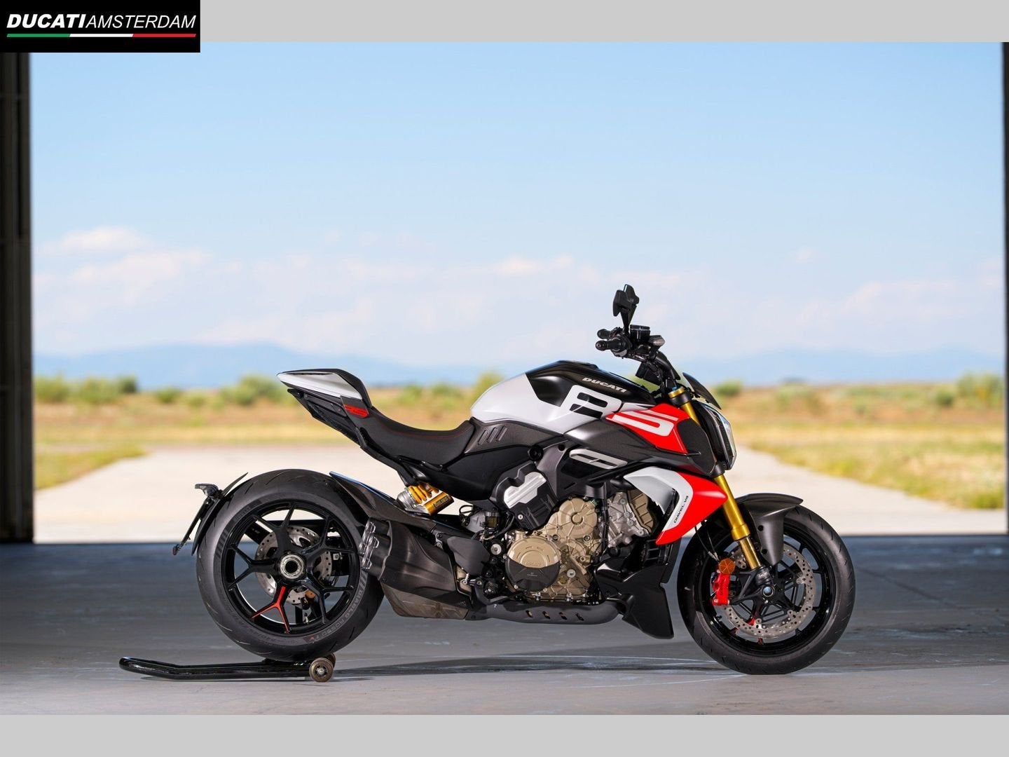 DUCATI DIAVEL V4 RS (bj 2026 model 2026), Motoren, DUCATI, 4 cilinders, Motorrijbewijs A, Bedrijf