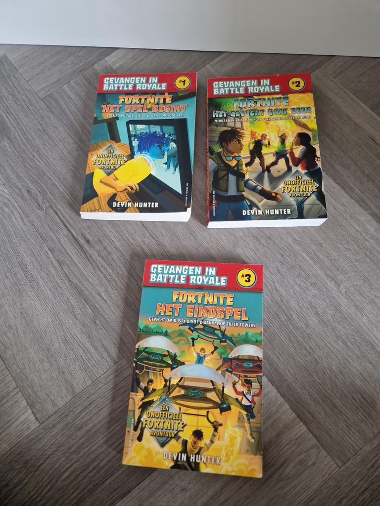 Fortnite deel 1 t/m 3, Ophalen of Verzenden, Zo goed als nieuw, Devin Hunter