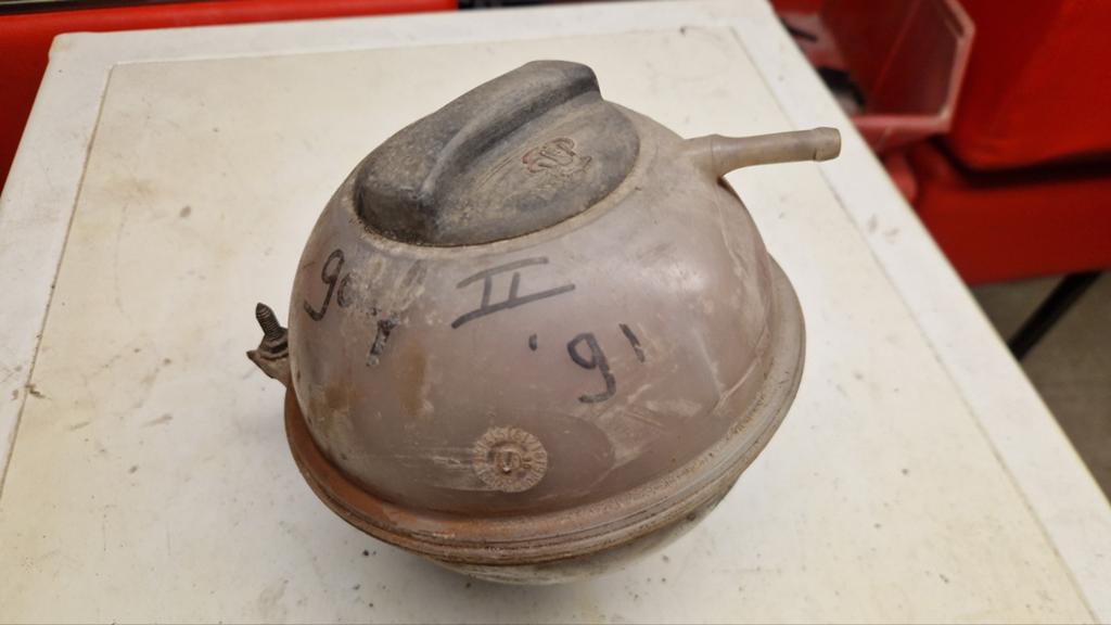 Expansievat waterreservoir Golf2 1991, Ophalen of Verzenden