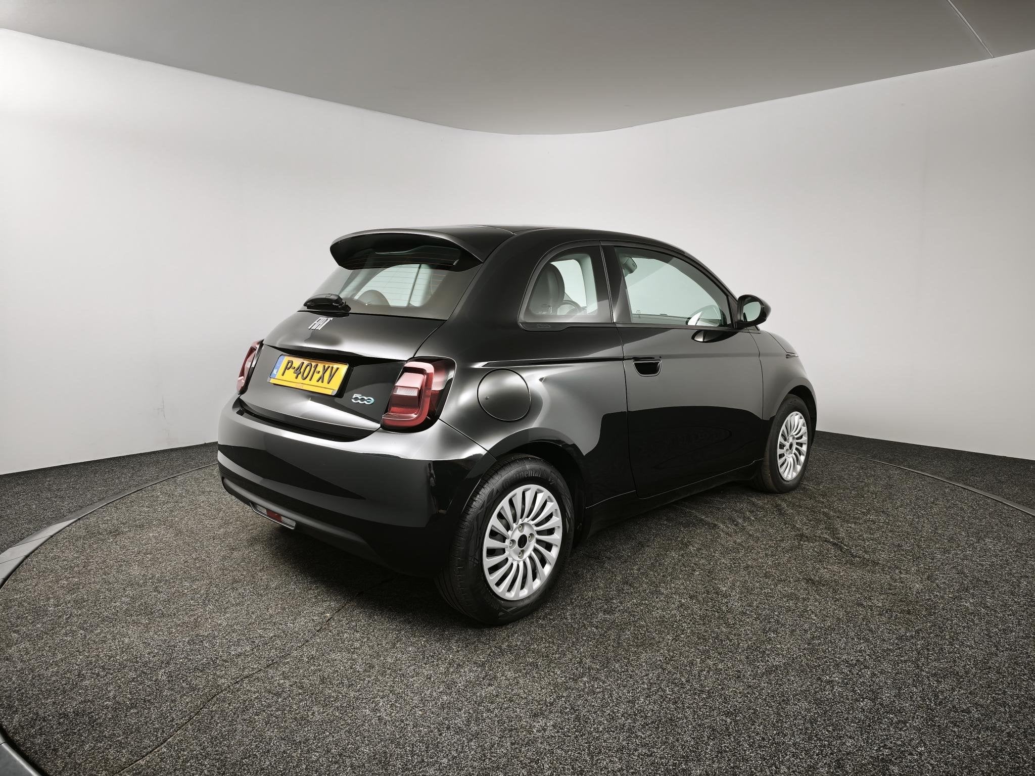 Fiat 500 Action 24 kWh NIEUWSTAAT! | SOH 92,4 %, Stof, Gebruikt, 95 pk, Met garantie (alle)