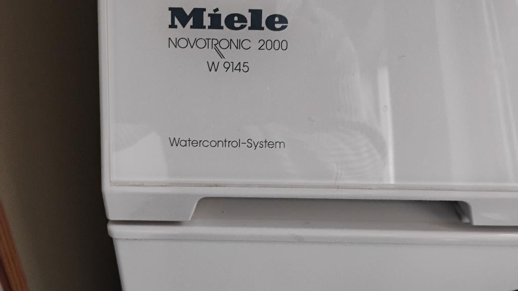 Miele wasmachine en droger, Ophalen, 1200 tot 1600 toeren, Gebruikt, 4 tot 6 kg