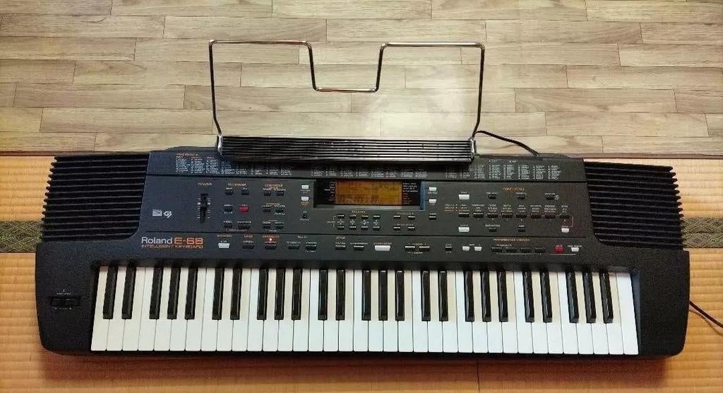 Roland E-68 intelligent Arranger Keyboard Piano Synthesizer, Muziek en Instrumenten, Keyboards, Ophalen of Verzenden, 61 toetsen