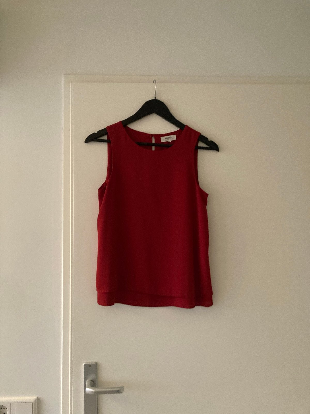 Zalando Essentials Rode Top Maat 34, Ophalen of Verzenden, Zonder mouw, Maat 34 (XS) of kleiner, Gedragen