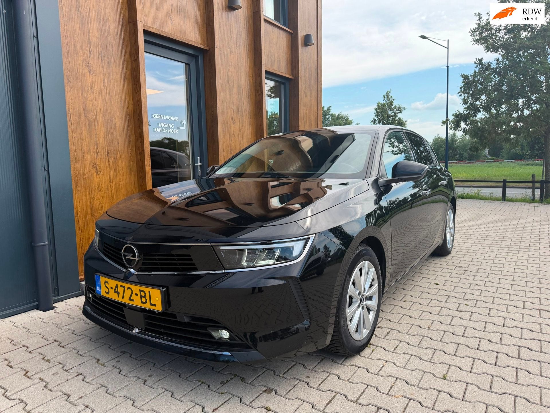 Opel Astra 1.2 Business Edition l 360 camera l winterpakket, Voorwielaandrijving, Dealer onderhouden, Stof, Zwart