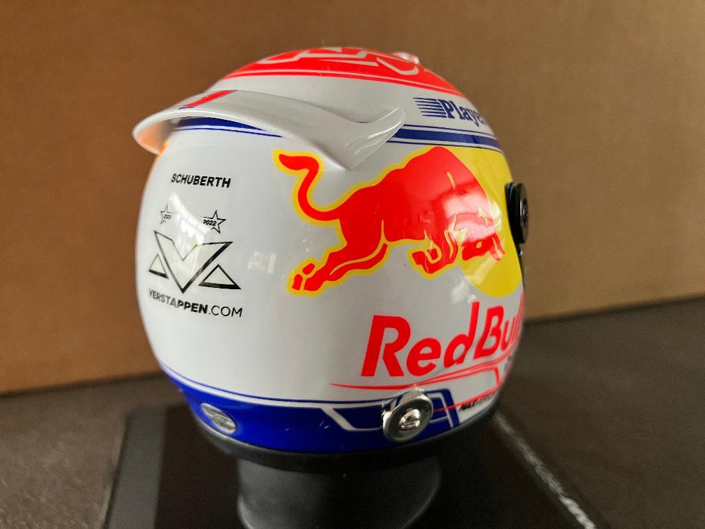 ✅ Max Verstappen 1:4 helm 2023 Season Red Bull RB19, Verzamelen, Automerken, Motoren en Formule 1, Ophalen of Verzenden, Nieuw