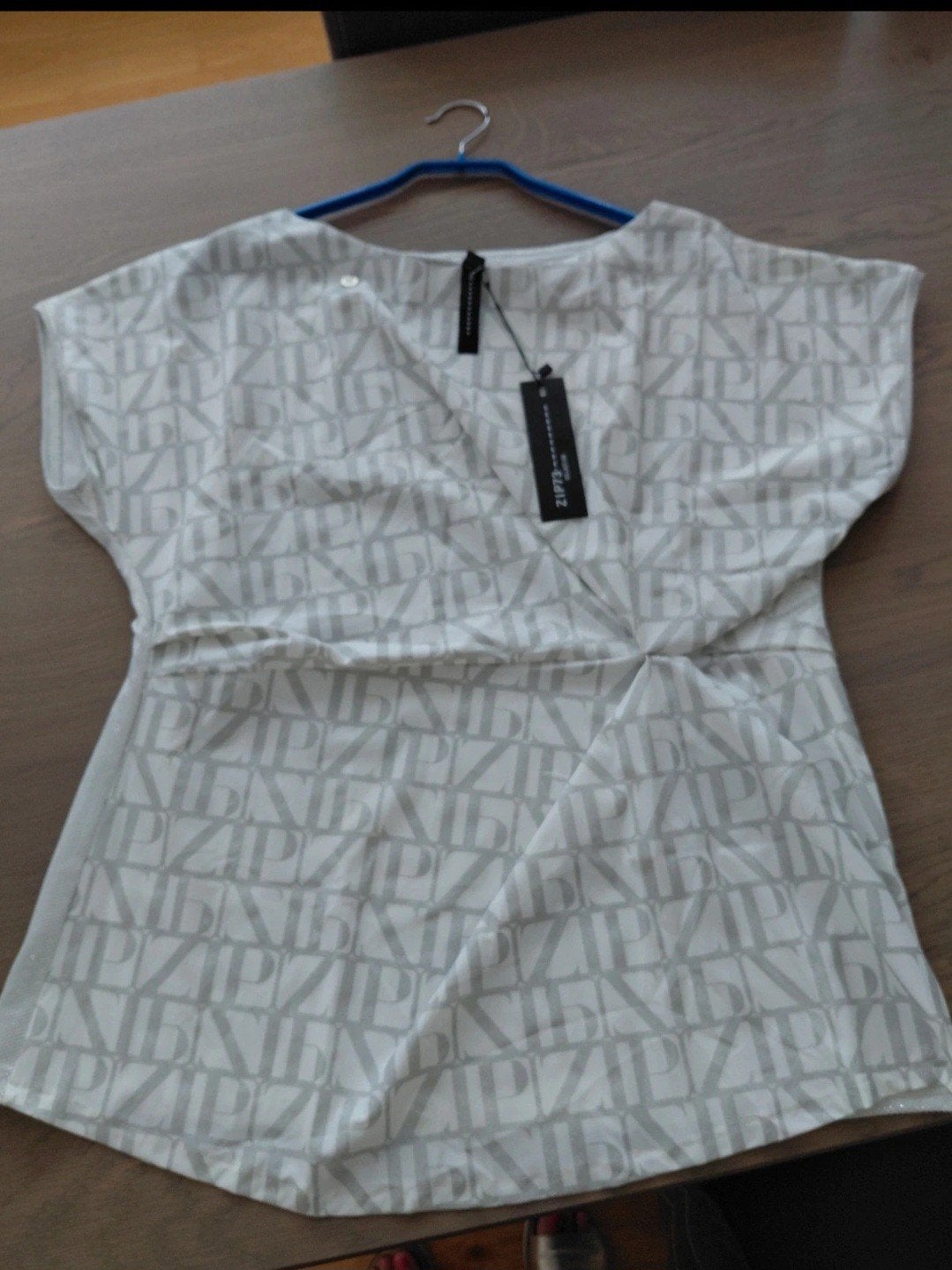Prachtige wit/zilver top nieuw met prijskaartje Zip 73, Kleding | Dames, Zip 73, Verzenden, Nieuw, Wit