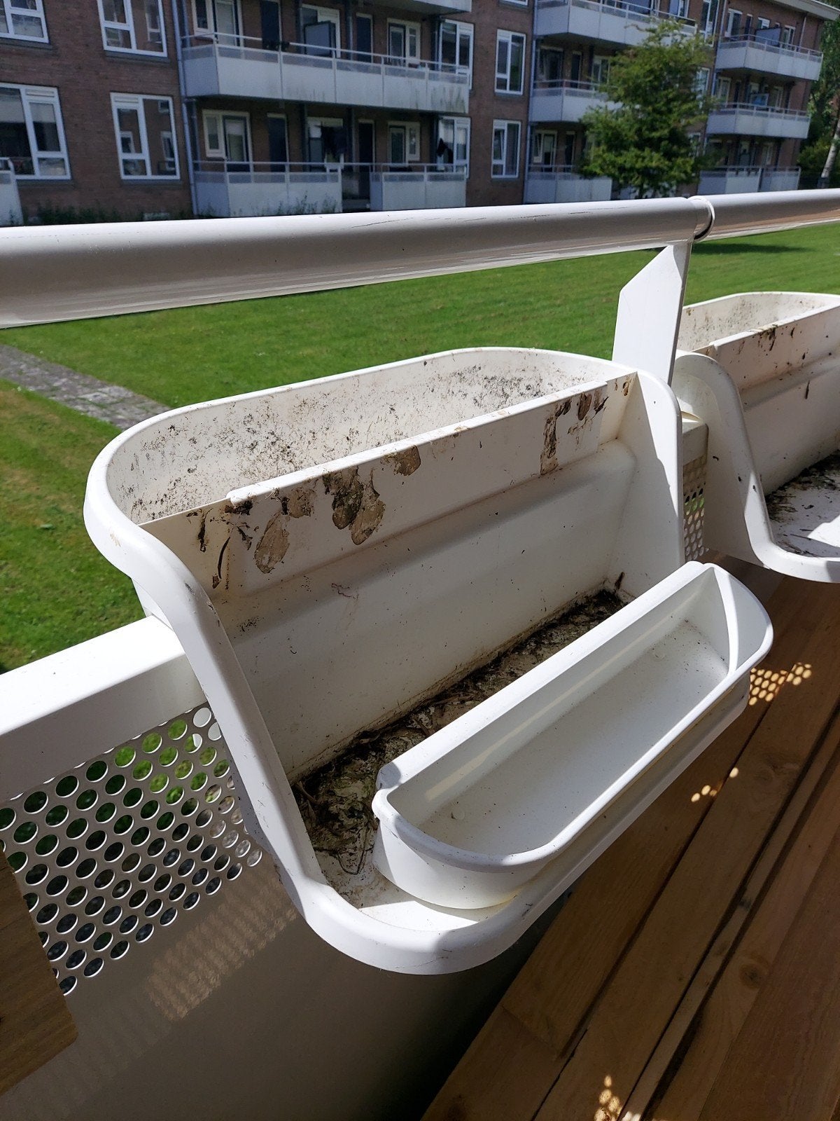 2 Bloembakken of plantenbak voor balkon balustrade, Kunststof, Minder dan 30 cm, Balkon, Rond