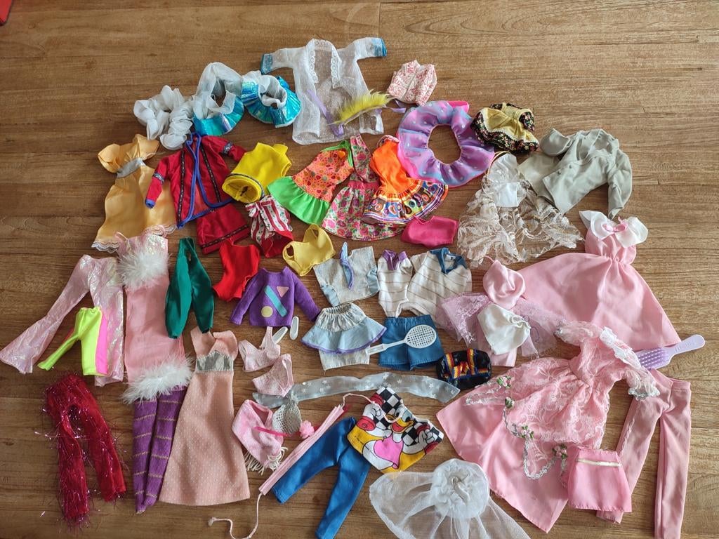 Barbie retro vintage kleertjes jaren 80, Ophalen of Verzenden