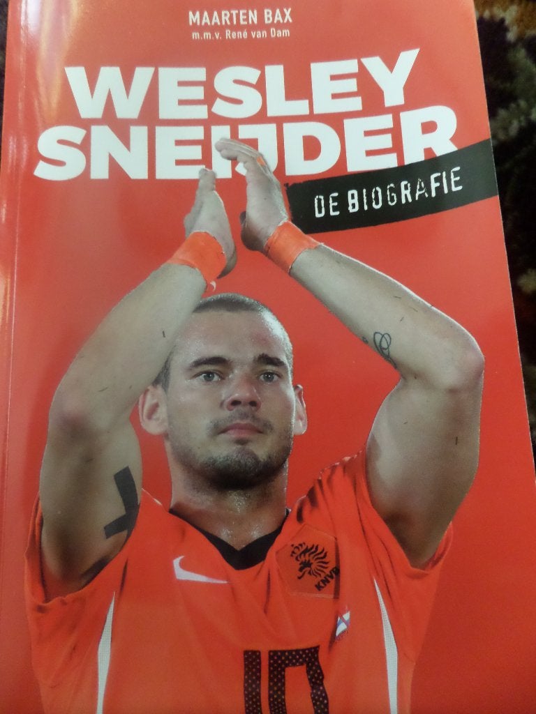 Te Koop boek biografie van Wesley Sneijde, Maarten Bax m m v Rene van Dam, Ophalen of Verzenden, Zo goed als nieuw, Sport