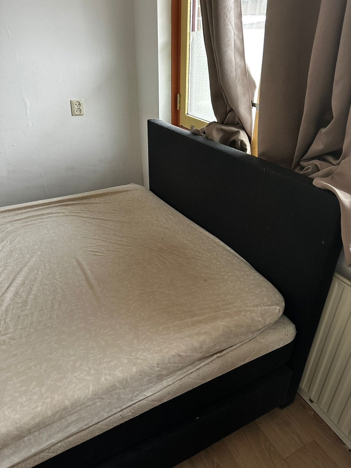 Boxspring, Huis en Inrichting, Ophalen, Gebruikt, Zwart, Tweepersoons