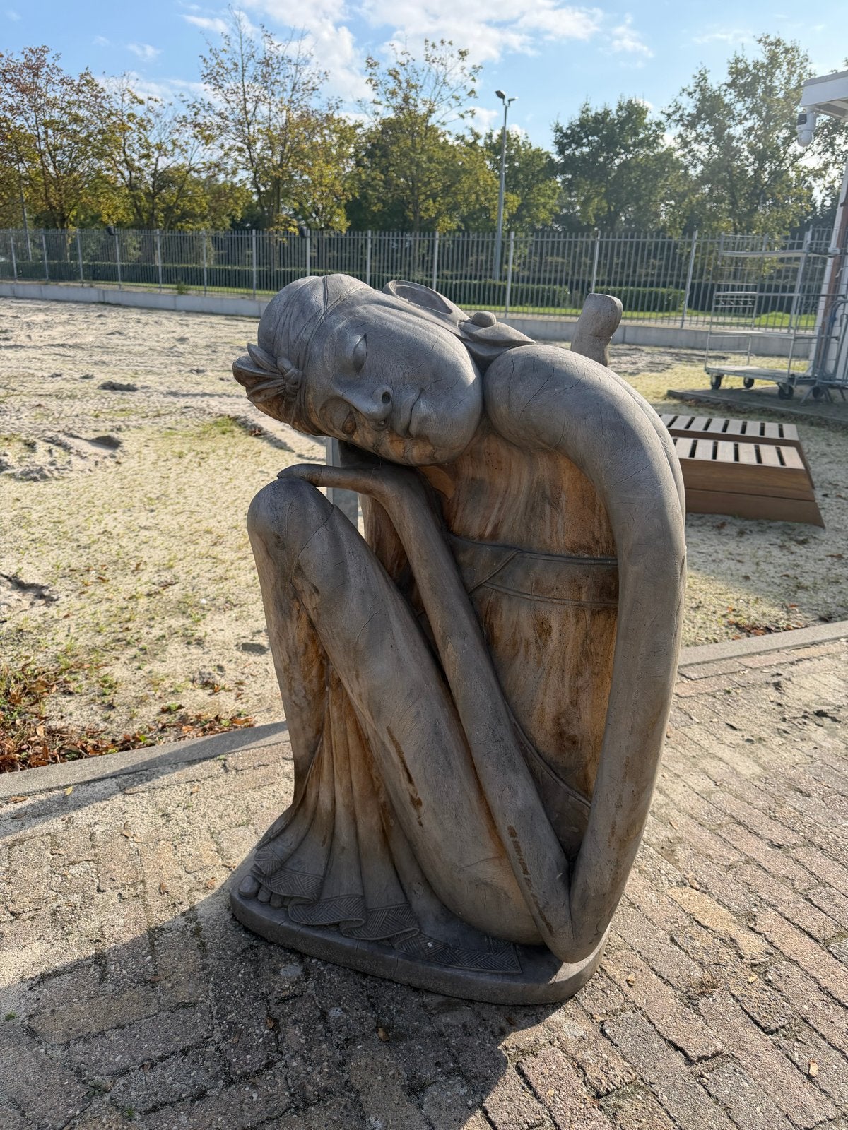 Houten sculptuur van zittende vrouw - Uniek kunstwerk, Ophalen, 50 - 100 cm, Handgemaakt, Beeld