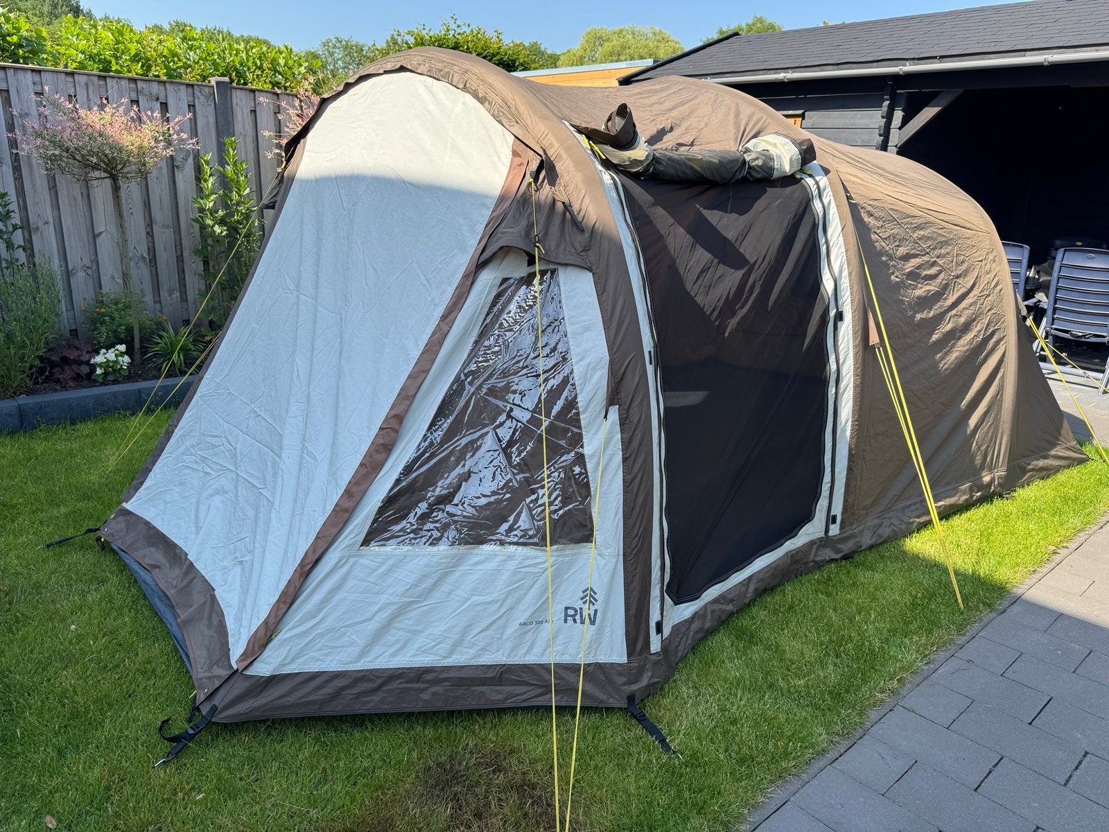 Opblaasbare Redwood 300 Arco Air Tunneltent - 3 persoons, Caravans en Kamperen, Tenten, Ophalen of Verzenden, Gebruikt, Tot en met 3