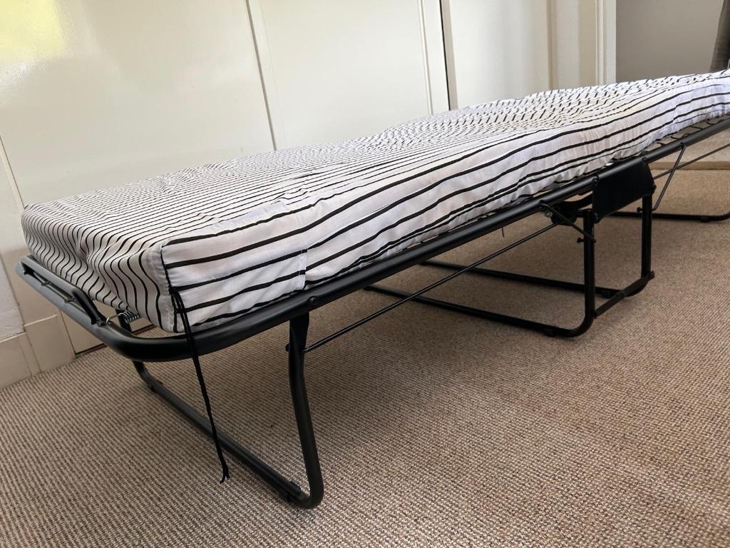 Stretcher/logeerbed, Ophalen, Zo goed als nieuw