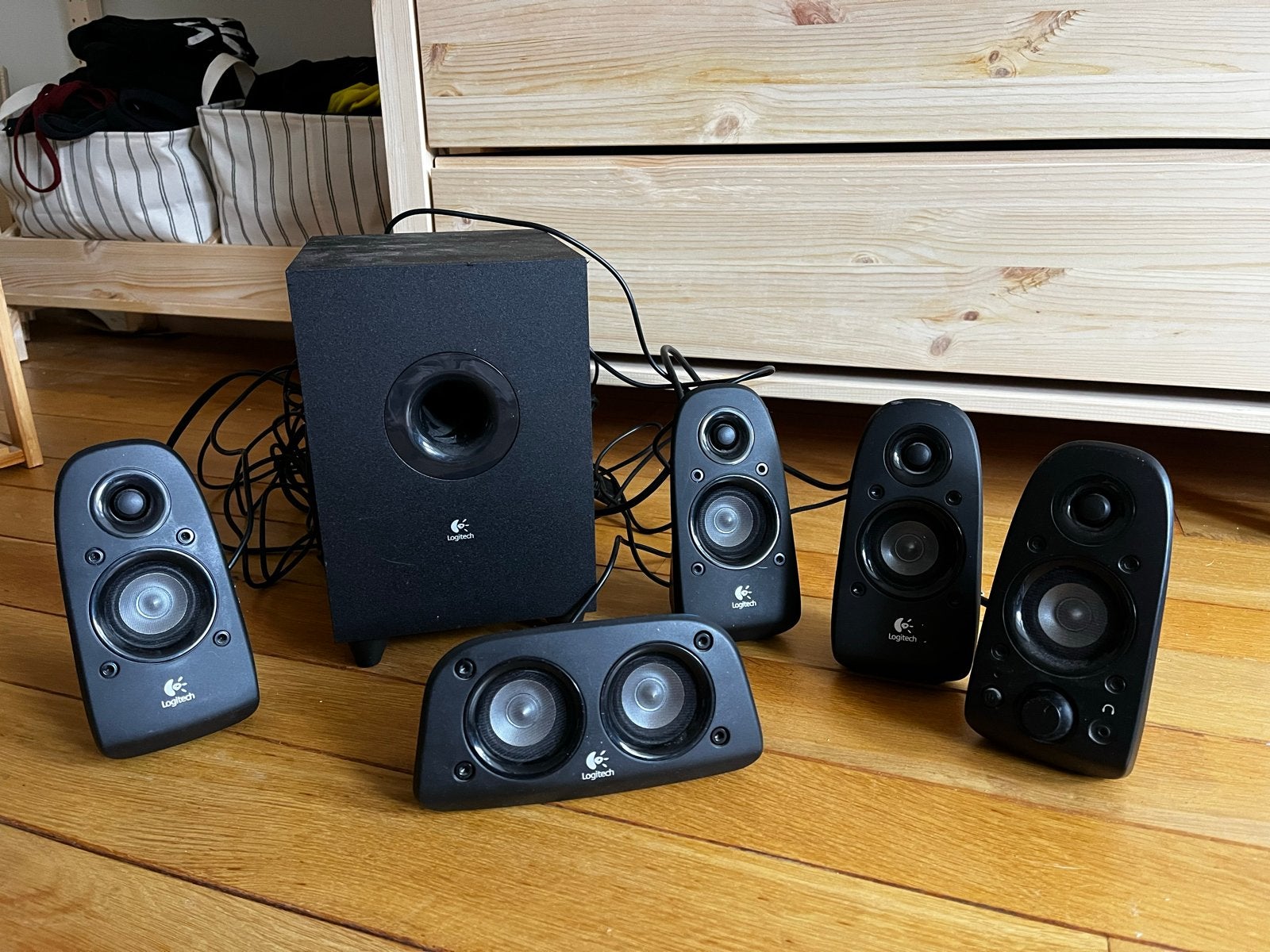 Logitech Z-5400 5.1 Surround Sound Speakerset, Gebruikt, Inclusief kabels, Logitech, Surroundset