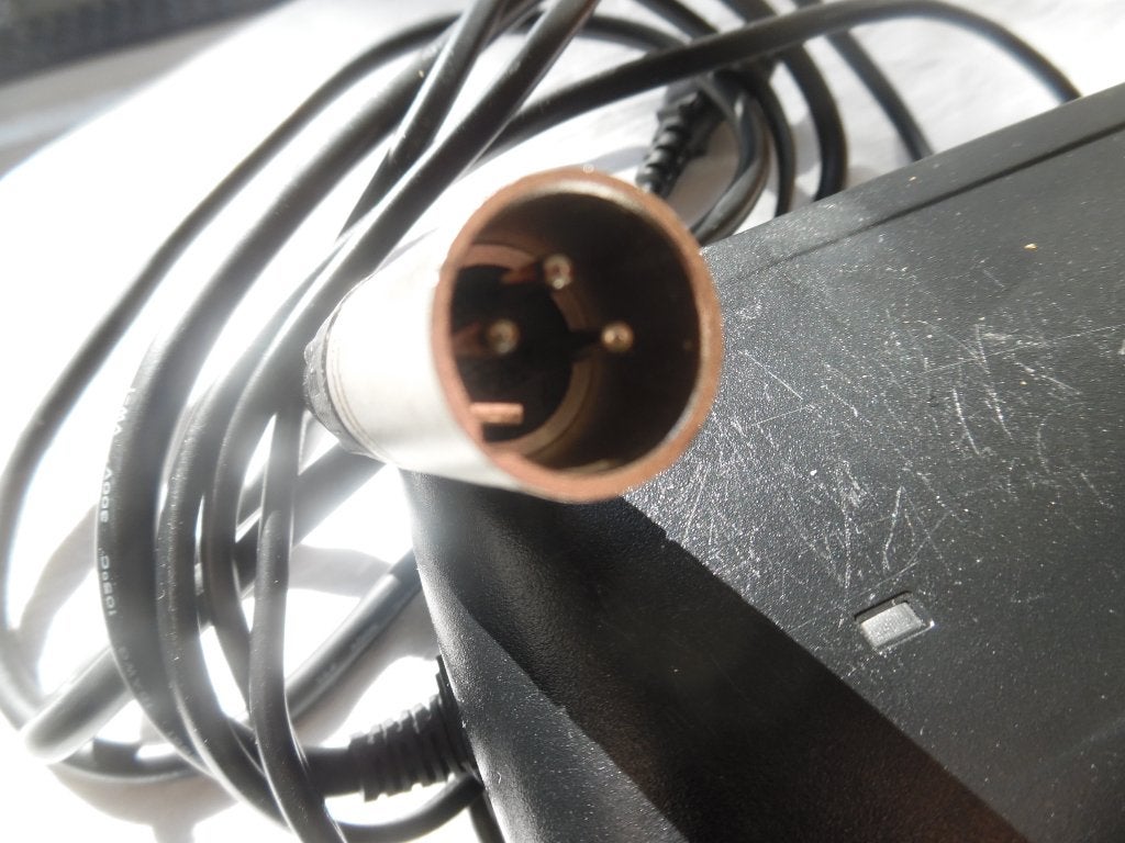 Giant GLi180A 36 Volt lader 3-pins Snellader 4A lader, Giant Benelux, Nieuw, Ophalen of Verzenden, Pascallaan 66 8218 NJ Lelystad