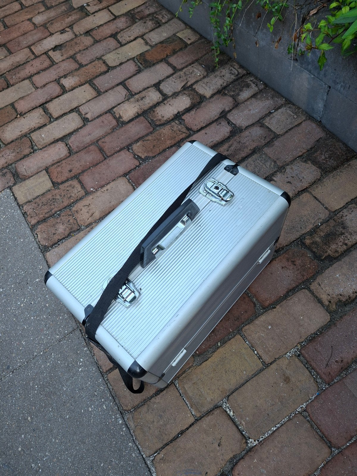 Aluminium koffer 45x27,5x31cm voor make-up/visspullen, Gebruikt, Ophalen of Verzenden, Grijs, Met slot