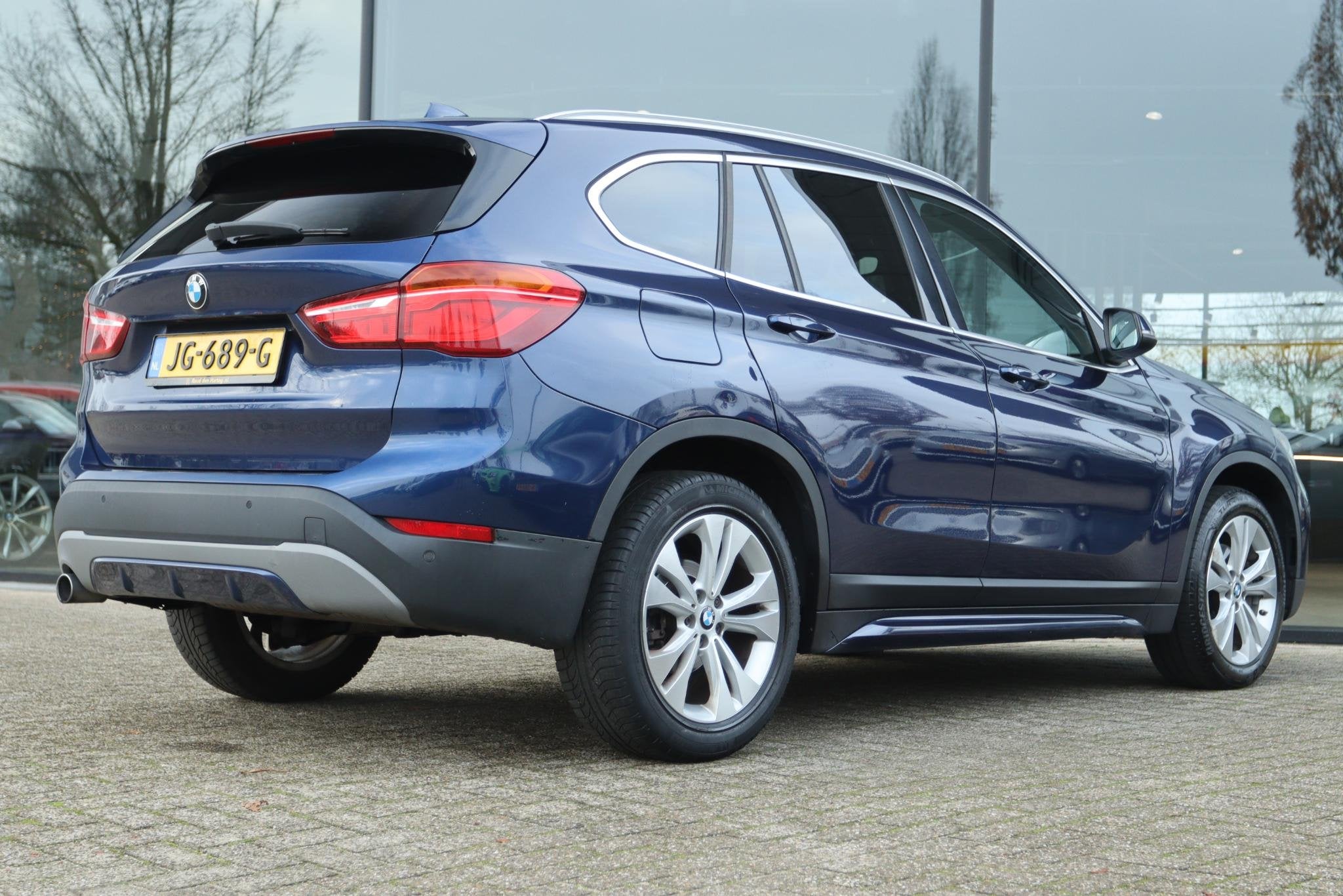 BMW X1 SDRIVE16D CORPORATE LEASE SPORT | LED | LEDER | HUD |, Auto's, Gebruikt, Euro 6, Blauw, 116 pk