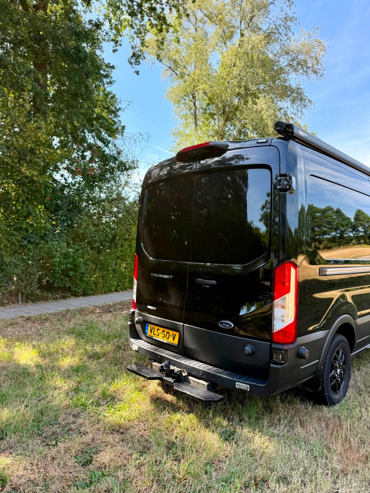 Foto 6 van Zeer nette Buscamper met nieuwe inrichting, luifel en airco