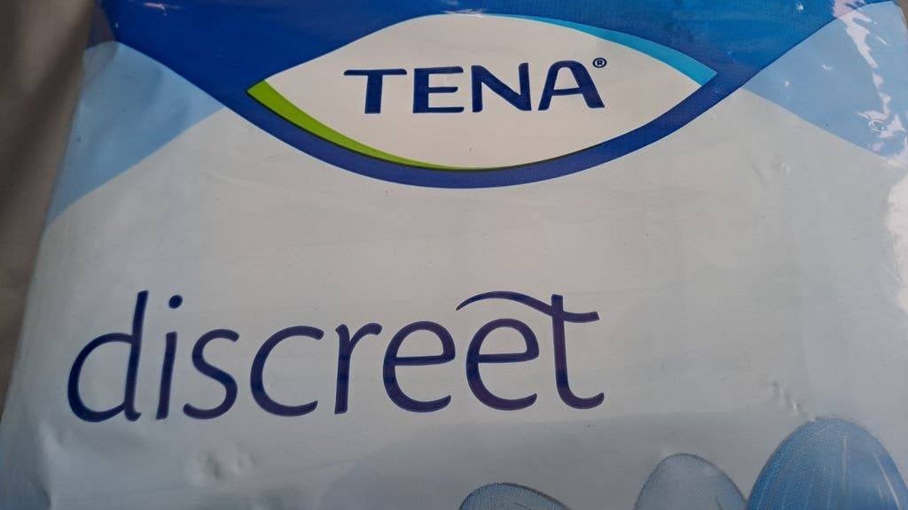 2x Tena discreet maxi, Onbekend, Nieuw, Ophalen of Verzenden, Onbekend