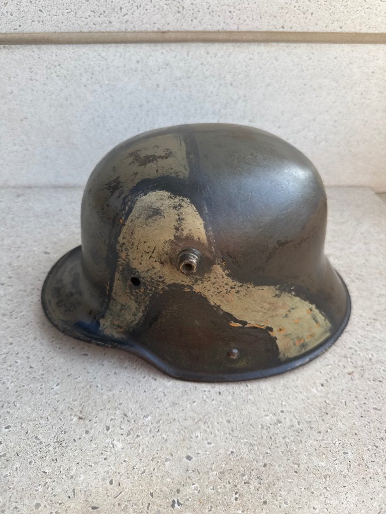 Wo1 Duitse camo helm met naam, Verzamelen, Ophalen of Verzenden, Landmacht, Overige gebieden, Foto of Poster