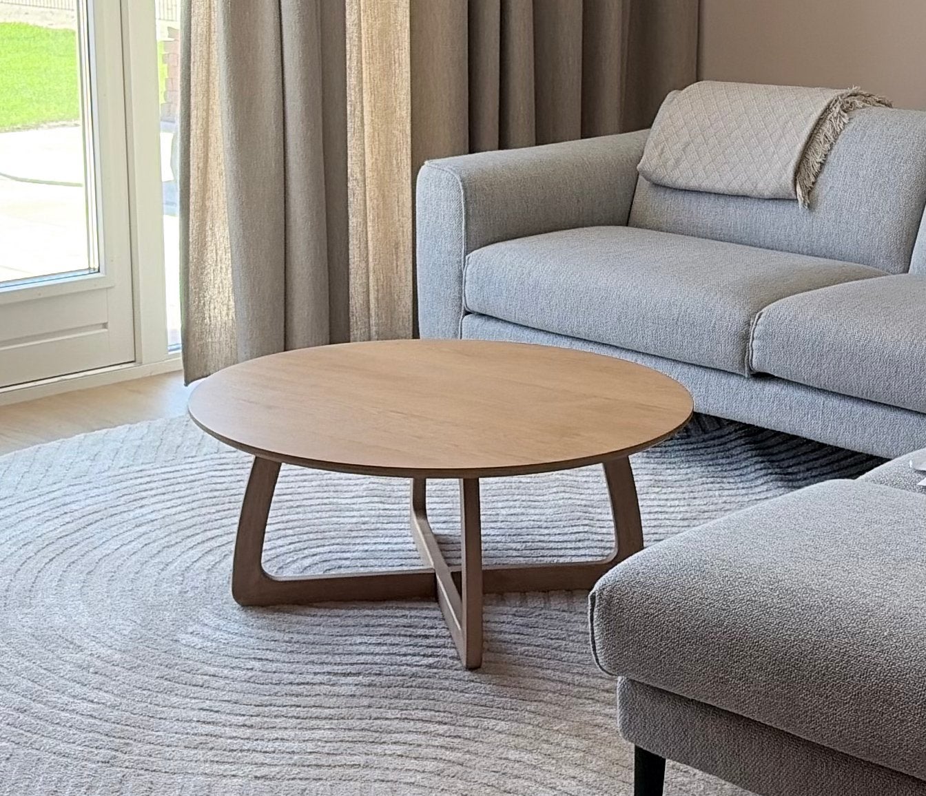 Salontafel Kaia Oak - Rond eikenhouten design, Huis en Inrichting, Ophalen, 100 tot 150 cm, 50 tot 100 cm, Zo goed als nieuw