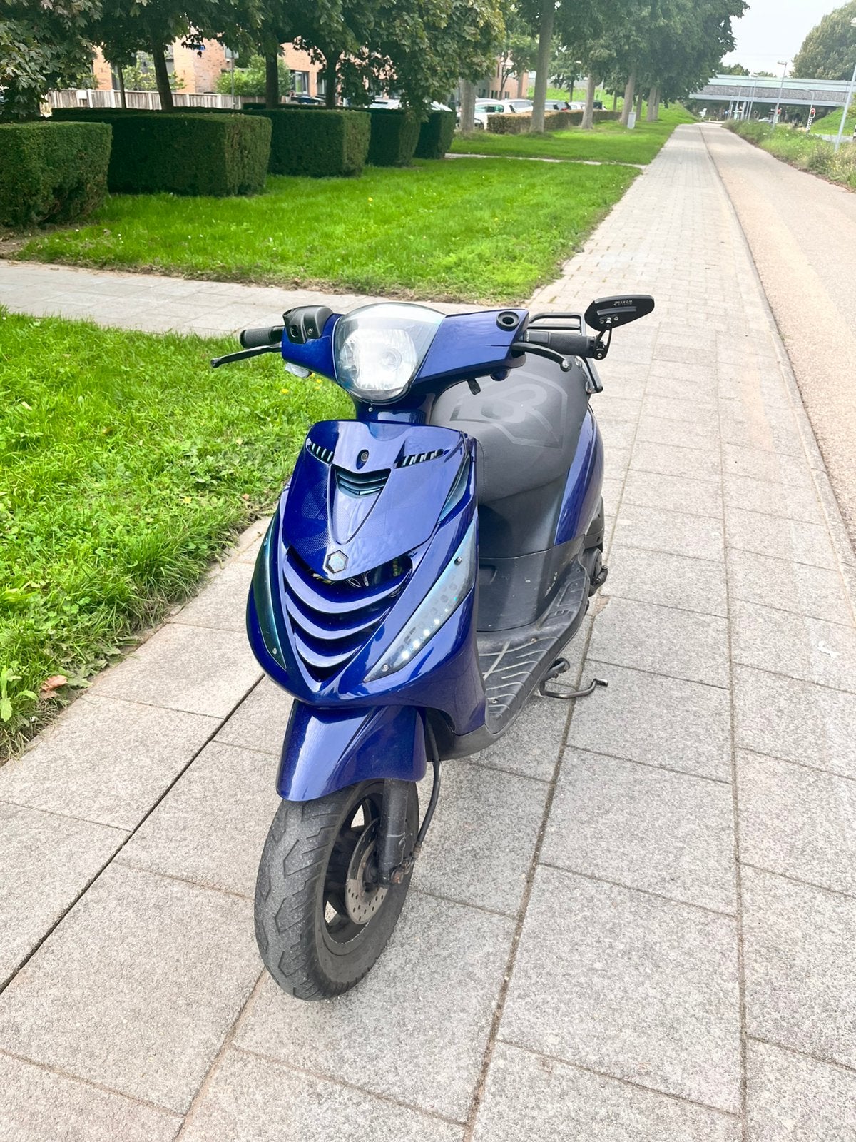 Piaggio zip 4takt 80cc, Fietsen en Brommers, Ophalen, Zo goed als nieuw, Benzine, Zip