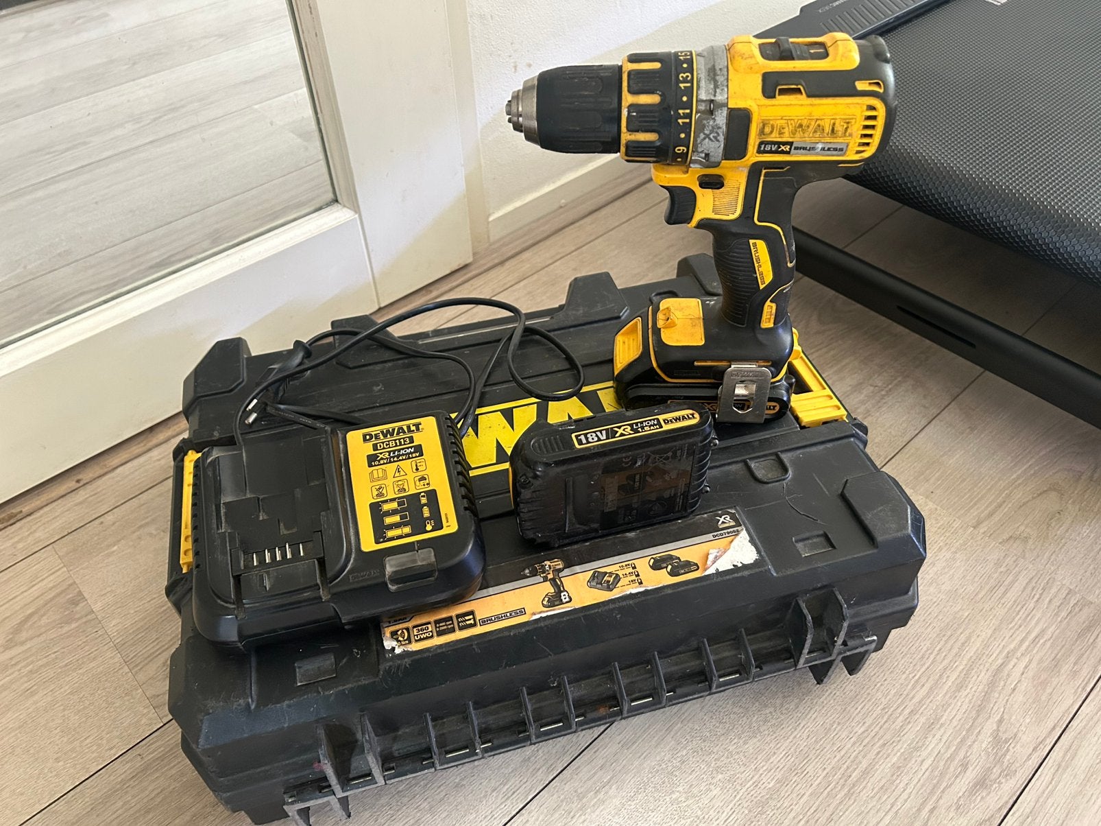 Dewalt Accu Boormachine 18V Brushless Motor 2 Li-ion Accu’s, Verzenden, Gebruikt, Boormachine