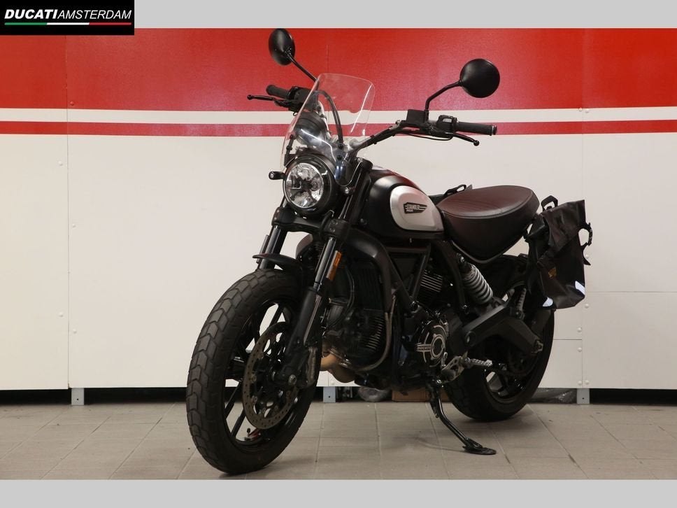 DUCATI SCRAMBLER ICON DARK Dark, DUCATI, 2 cilinders, Motorrijbewijs A, Bedrijf