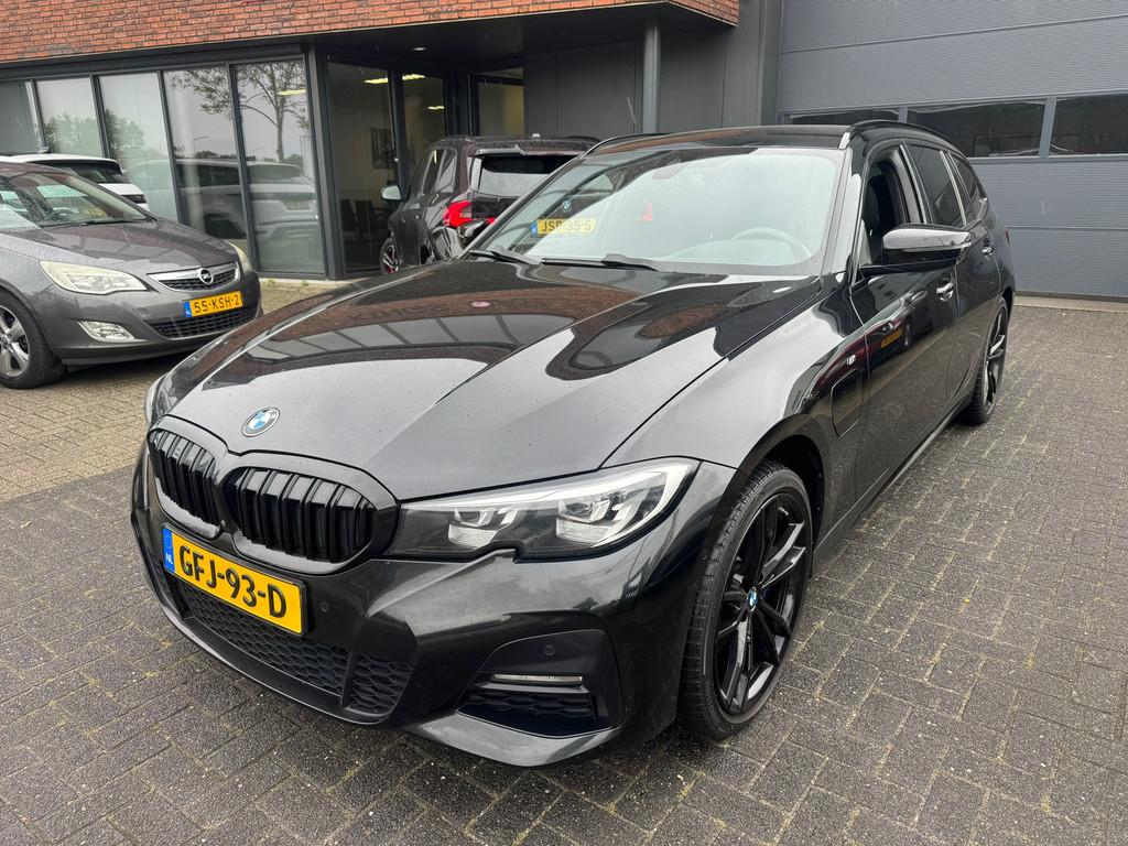 BMW 3-serie Touring 330e xDrive High Exec M PAKKET HEADUP HA, Auto's, BMW, 1998 cc, Gebruikt, Euro 6, 4 cilinders