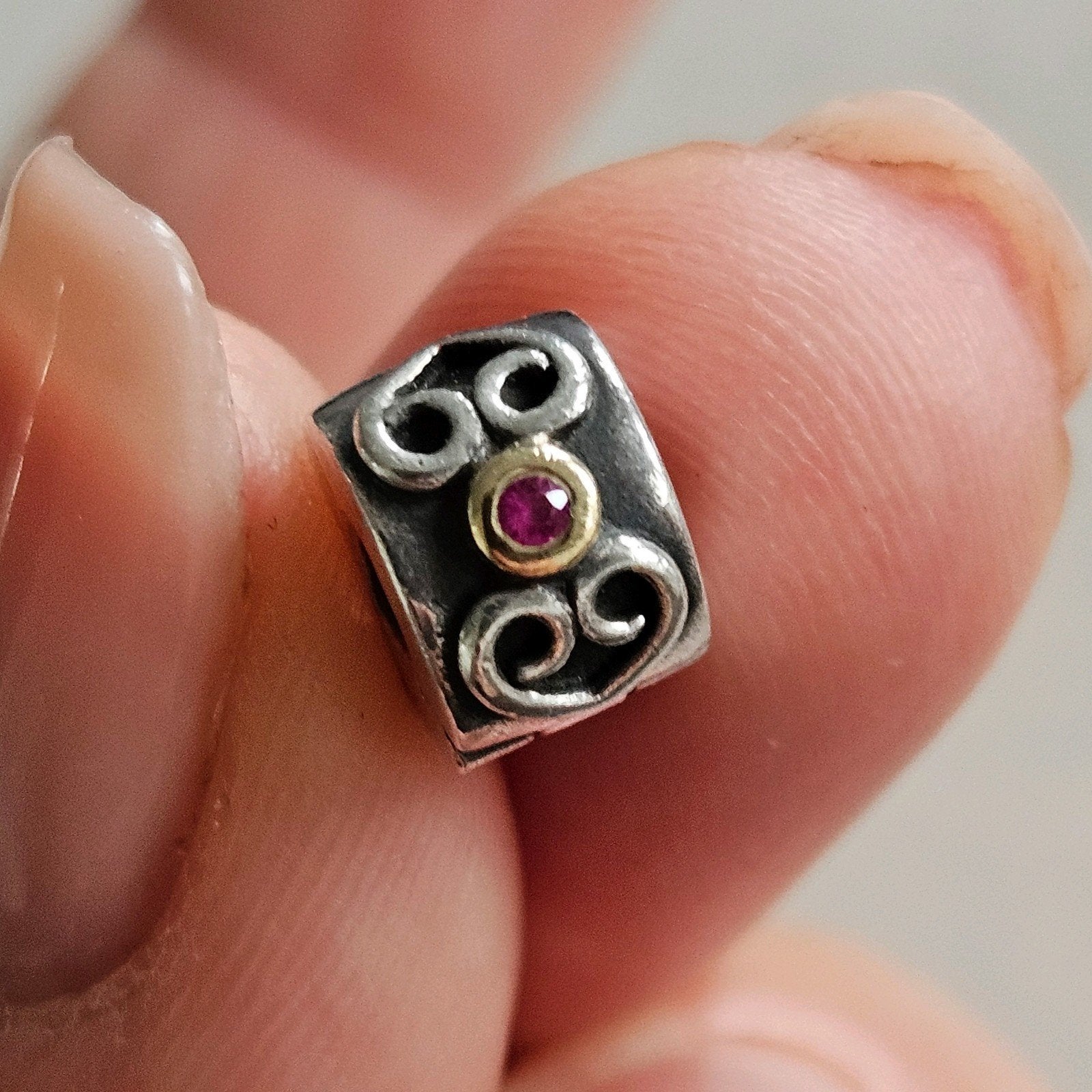 Pandora double heart clip 14kt goud en roze saffier, Sieraden, Tassen en Uiterlijk, Bedels, Ophalen of Verzenden, Zo goed als nieuw