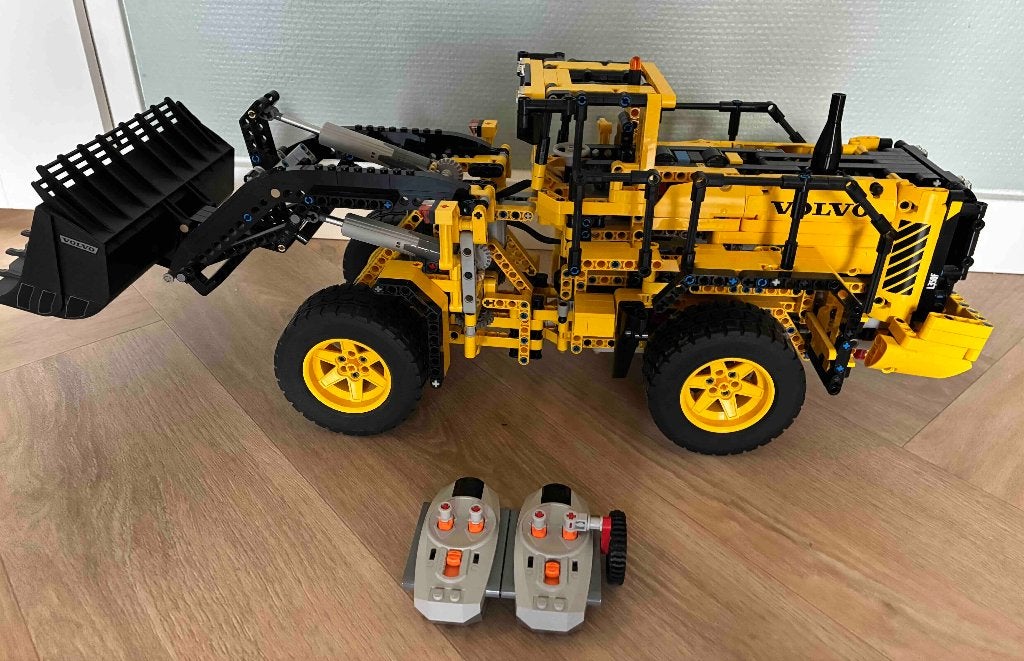 LEGO Technic Op Afstand Bedienbare Volvo L350F Wiel 42030, Ophalen, Compleet, Lego, Zo goed als nieuw