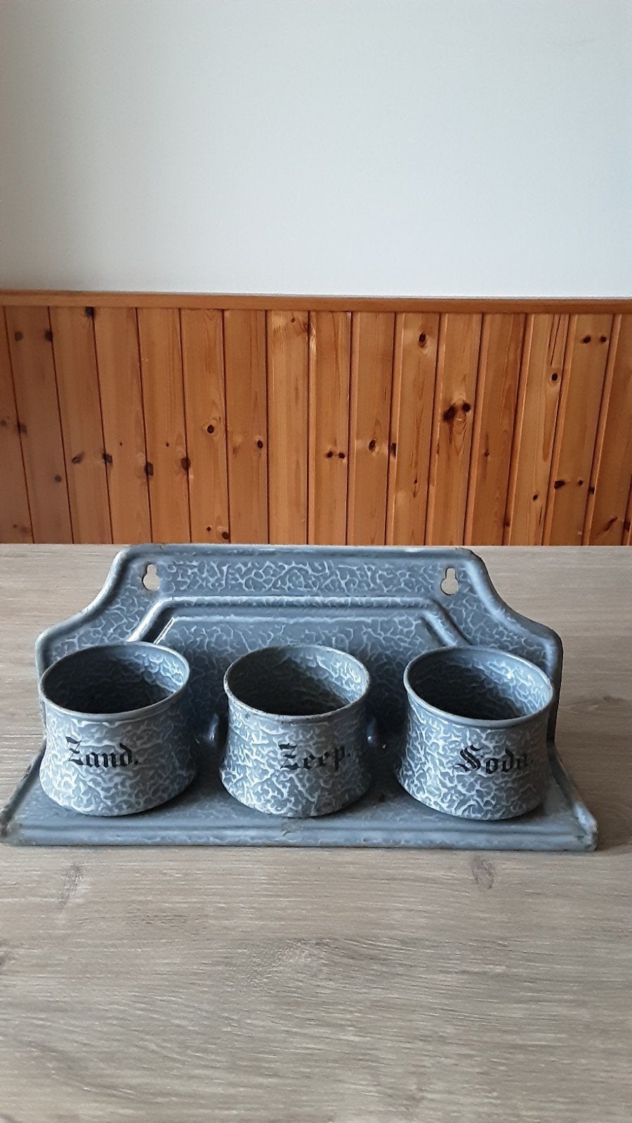 EMAILLE GRIJSGEWOLKT ZAND ZEEP EN SODA MET REKJE., Antiek en Kunst, Ophalen of Verzenden