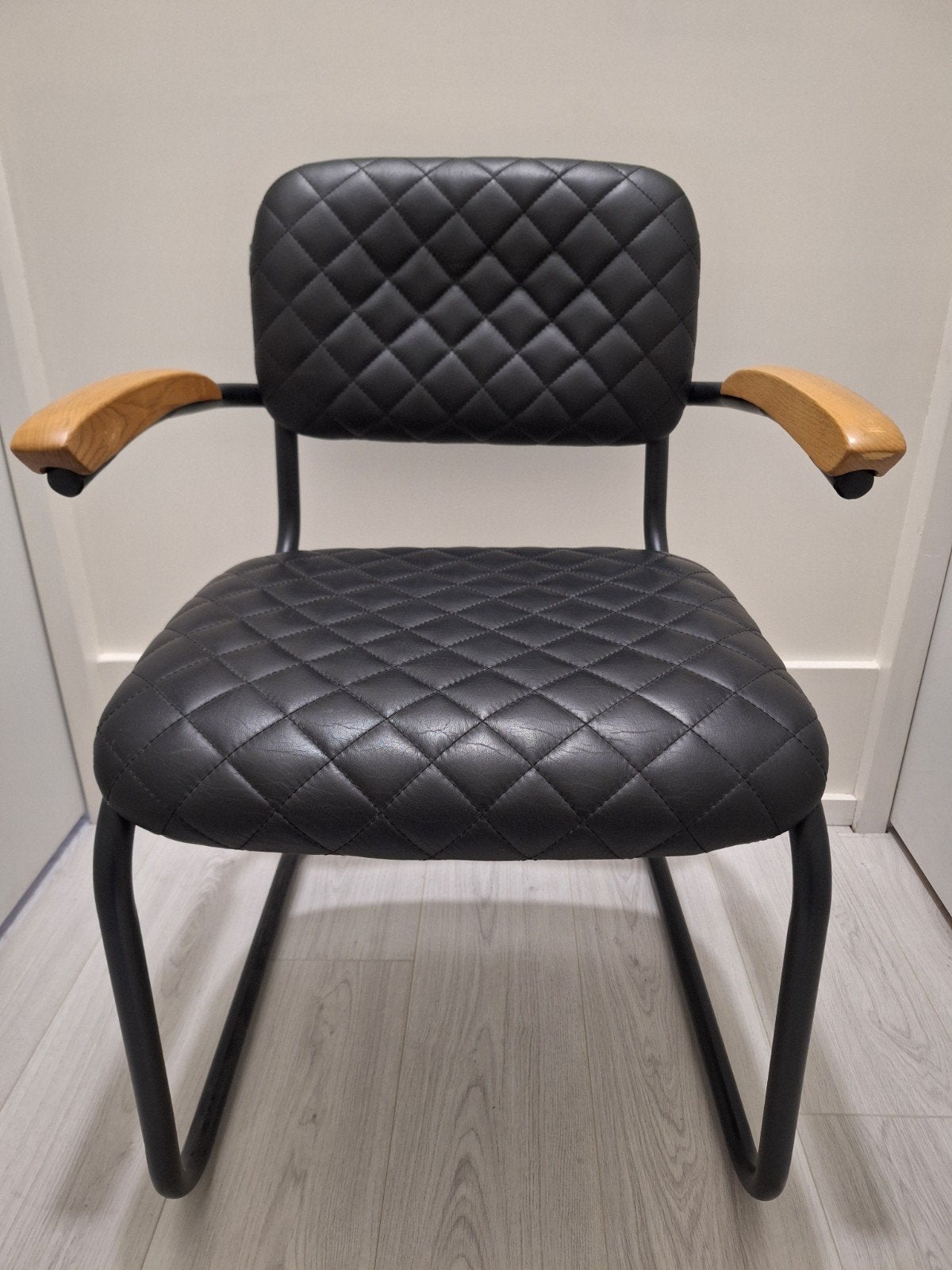 Eetkamerstoel FEEL Furniture - Zo goed als nieuw, Ophalen, Zwart, Zo goed als nieuw, Eén