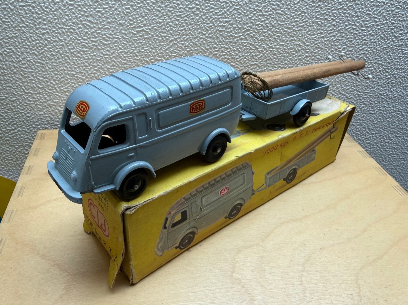Cij France 3/60 T Renault 1000kg P.T.T., Ophalen of Verzenden, Zo goed als nieuw, Bus of Vrachtwagen, Overige merken