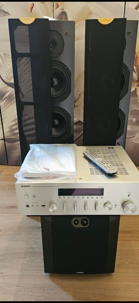 audio set Triangle luidsprekers, Jamaha Receiver +Subwoofer, 70 watt of meer, Zo goed als nieuw, Overige spelers, Ophalen