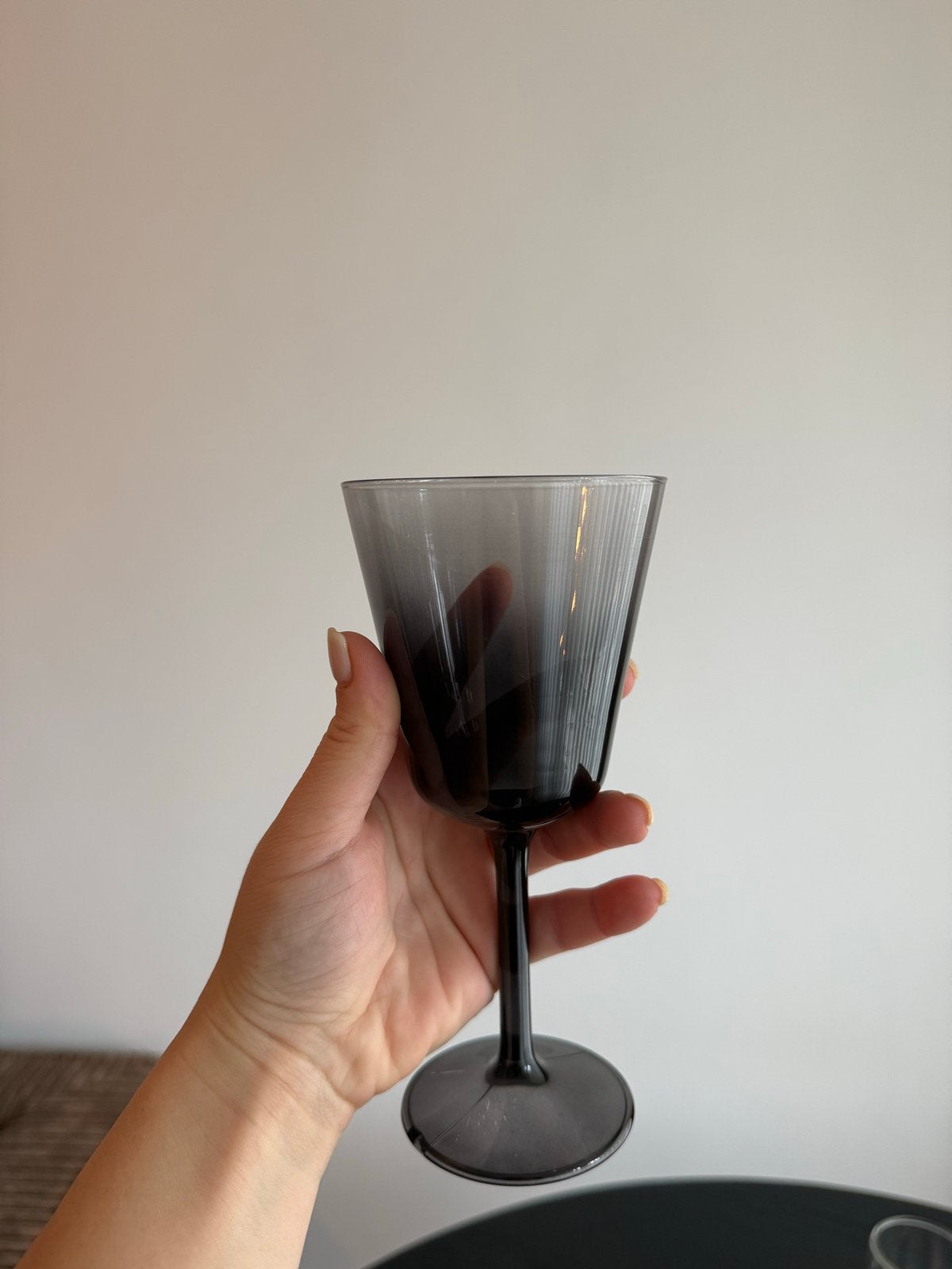 6 zwarte wijnglazen, Ophalen of Verzenden