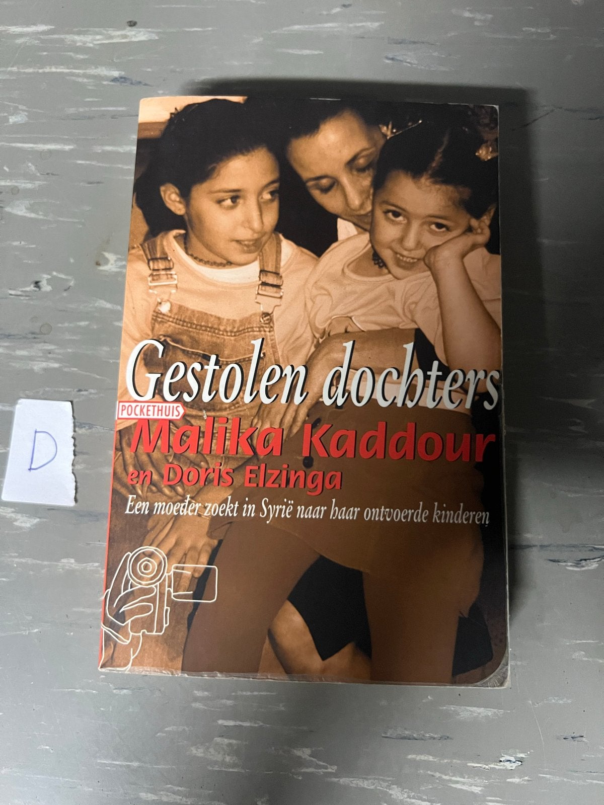 Gestolen dochters - Mallika Kaddour en Doris Elzinga, Ophalen of Verzenden, Gelezen