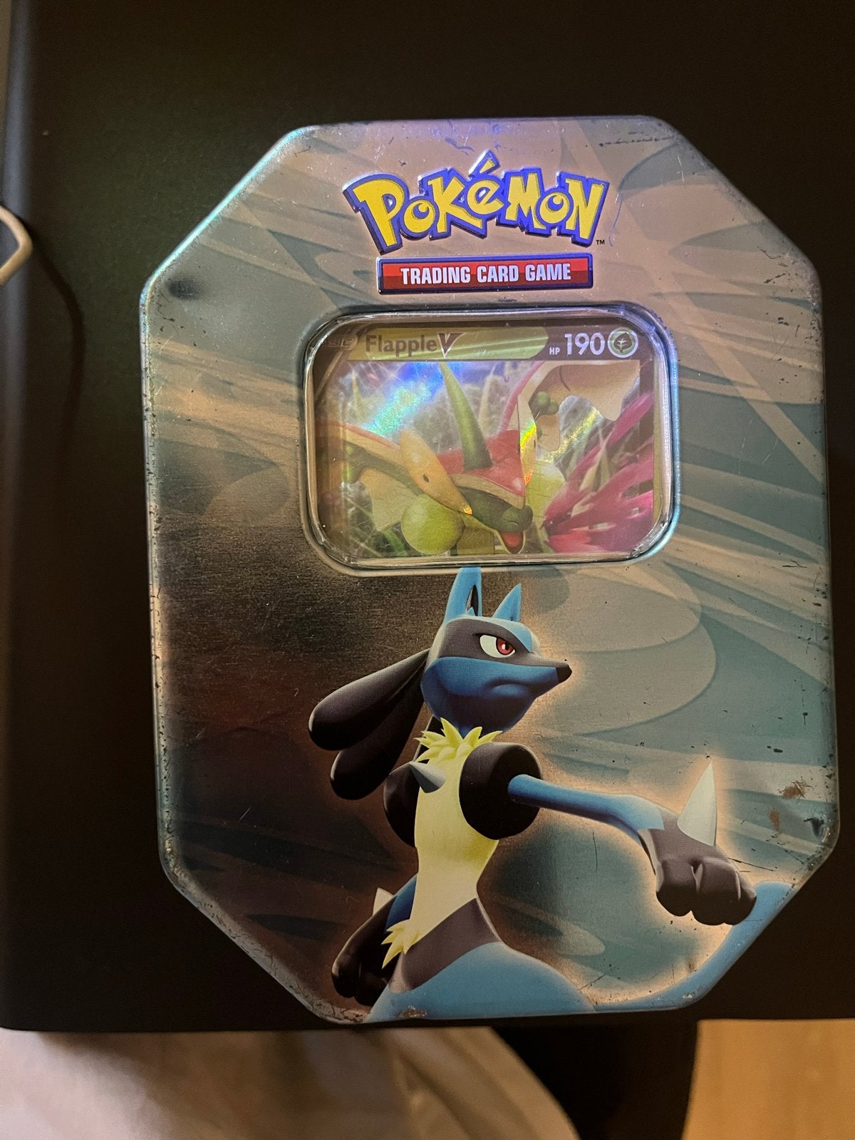 Pokémon Kaarten Collectie met Tin Box en Flapple V, Ophalen of Verzenden, Gebruikt, Meerdere kaarten, Foil