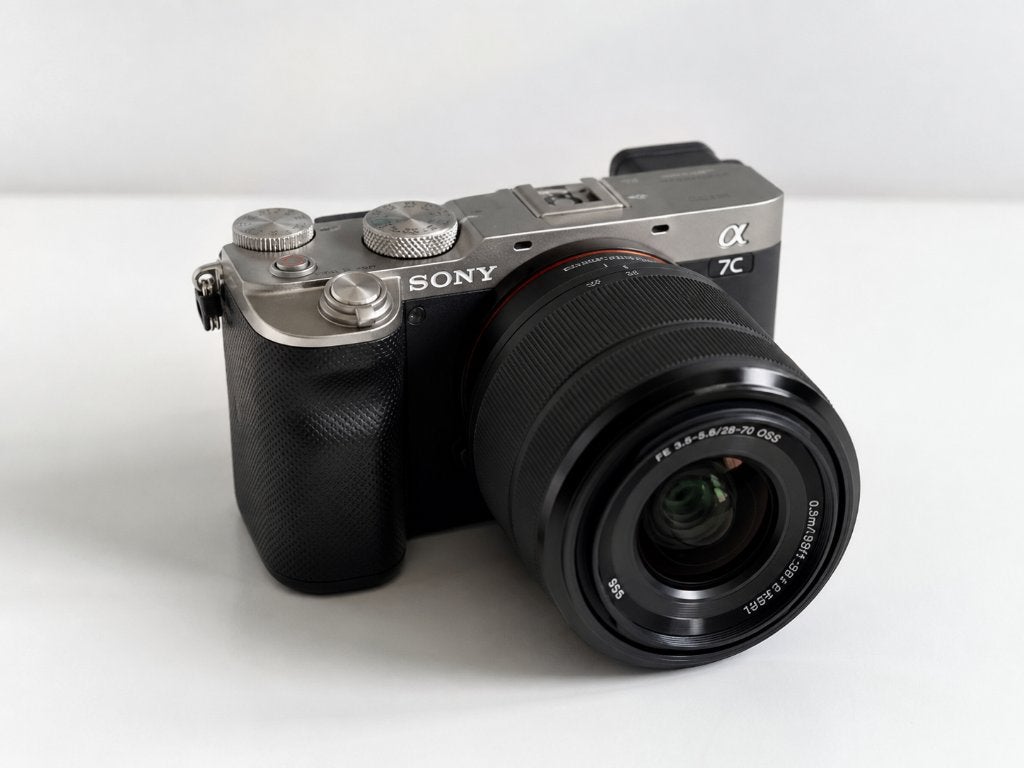 Sony Alpha A7C + Sony FE 28–70mm, Ophalen, Lensdop, Kantelbaar/draaibaar scherm, Zo goed als nieuw