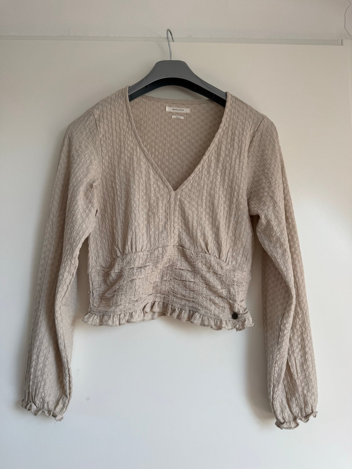 Beige crop top met lange mouwen en V-hals - Revelation, Beige, Ophalen of Verzenden, Zo goed als nieuw, Lange mouw