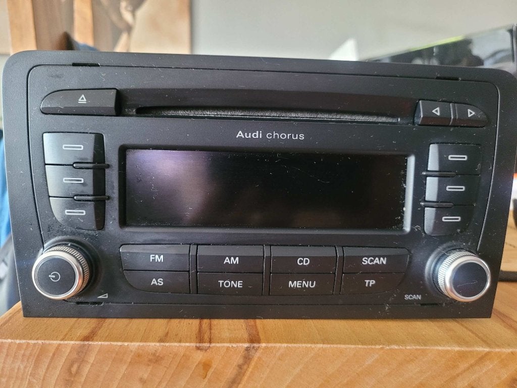 Radio Audi, Ophalen of Verzenden, Zo goed als nieuw